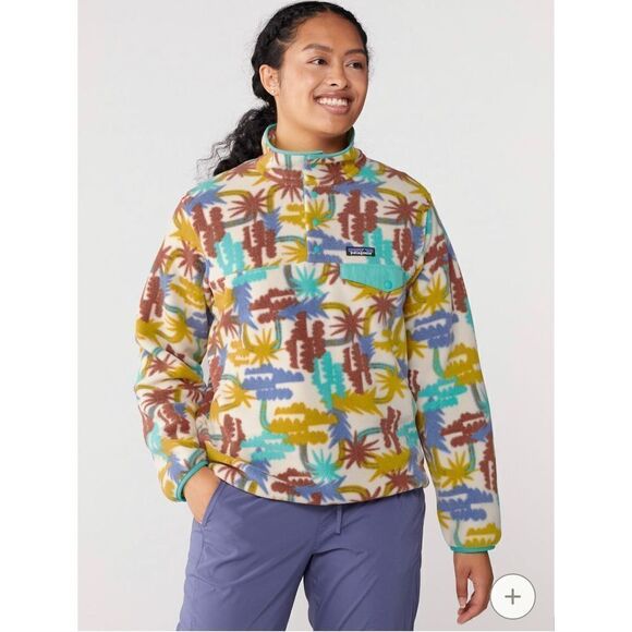 New Patagonia Sz XS fleece pullover - Picture 3 of 3